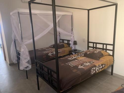 Chambre meublée indépendante Les Hirondelles (Chambre meublee independante Les Hirondelles) in Ngaparou