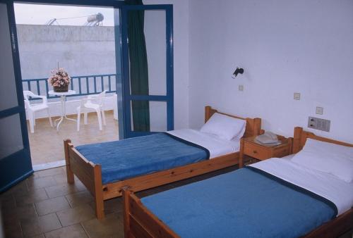 Friday Hotel - image 4