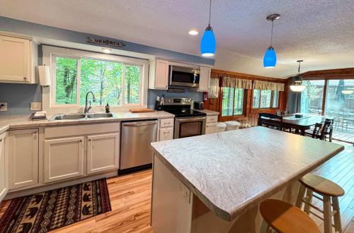 Blue Lake Cottage - 10 Minutes to Minocqua in Minocqua, USA