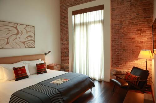 1 queen bed
