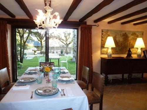 拉雷萊斯德拉圖爾酒店 (Le Relais de la Tour) in 拉紹塞埃聖維克托