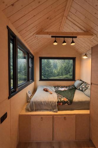 Tiny House Retreat Mountain View Bicazul Ardelean in Telec