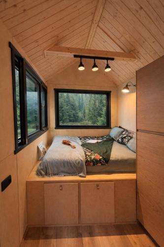 Tiny House Retreat Mountain View Bicazul Ardelean in Telec