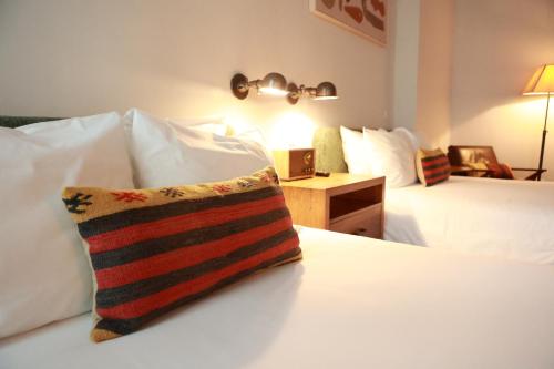 2 double beds