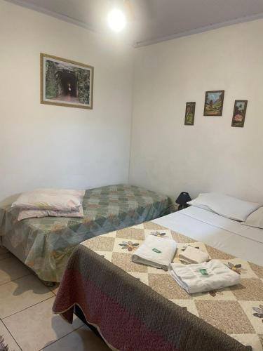 1 double bed, 1 twin bed