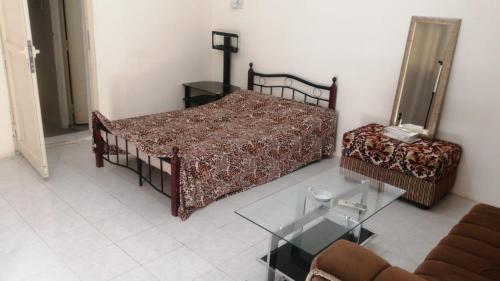House Sol - 8, Al-Ajn