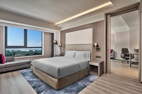 room detail thumbnail 1