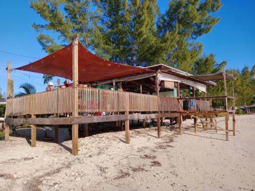 Lux Condo w/Views, Beach, Htd Pool, Pickleball, Gym,Walk to Restaurant in James Pt