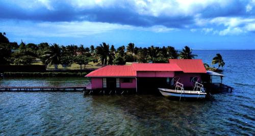 Moana Lodge in Раятеа