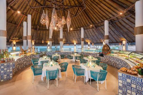 Restaurant, GR Solaris Caribe Adults Only - All Inclusive in Cancun