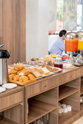 Toit ja joogid, VIP Hotel in Ilo
