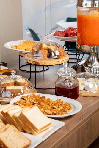 Toit ja joogid, VIP Hotel in Ilo