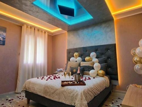 RoyalSpa appartement d'amour avec jacuzzi privatif – khách sạn tại Hautepierre