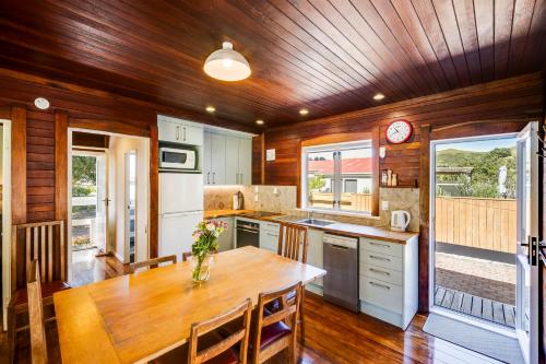 ทัศนียภาพภายนอกโรงแรม, Pacific Vista - Hawkes Bay Holiday Home in ไวมารามา