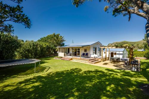 ทัศนียภาพภายนอกโรงแรม, Pacific Vista - Hawkes Bay Holiday Home in ไวมารามา