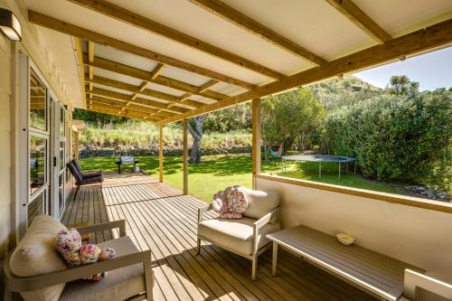 ทัศนียภาพภายนอกโรงแรม, Pacific Vista - Hawkes Bay Holiday Home in ไวมารามา