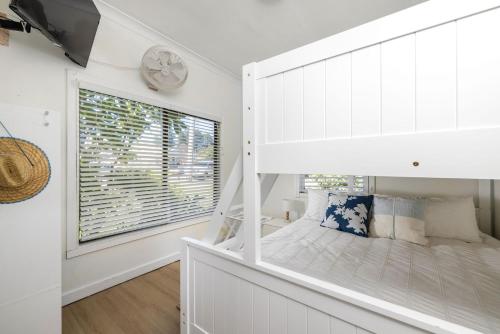 Akuna Beach Cottage Fingal Bay in Fingal Bay