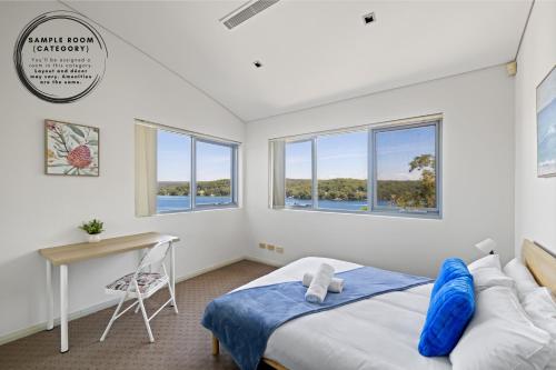 Luxe Waterview Double Room in Caringbah South - Ideal for Relaxation - Shared Bathroom in Sutherland Shire