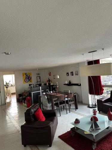 Bright Shelter in Del Valle, Panoramic Views