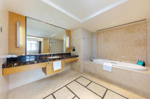 room detail thumbnail 2