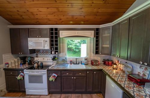 Roscoe Cabin Pet friendly in Roscoe, USA