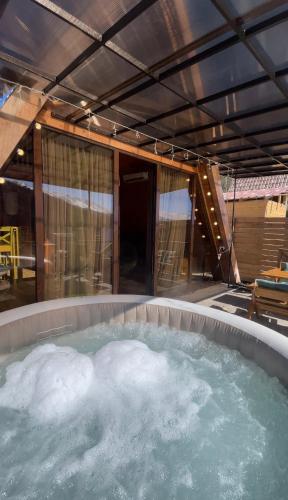 Kolam renang, Yerankyun Boutique Cabin in Shahumyan