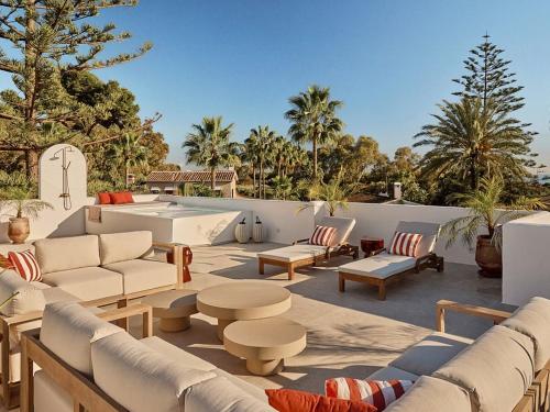 Villa With Rooftop Terrace Near Beach In Marbella