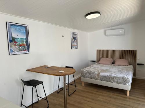 studio climatise avec piscine et proches des plages in Saint-Felix