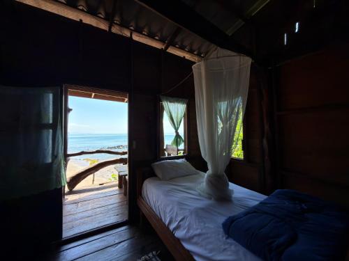 Ao Siri Beach Bungalow in Koh Jum / Koh Pu (Krabi)