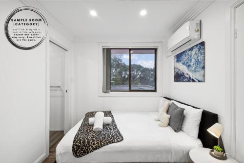 Luxe Double Ensuite Room - Centrally Located at Glenfield - Sydney
