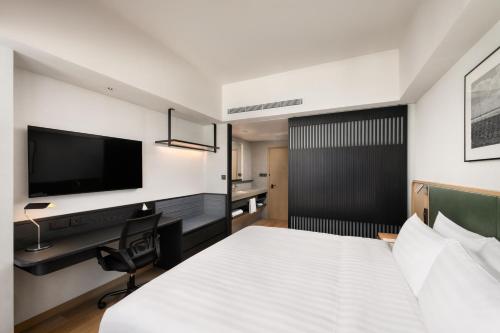 room detail thumbnail 1