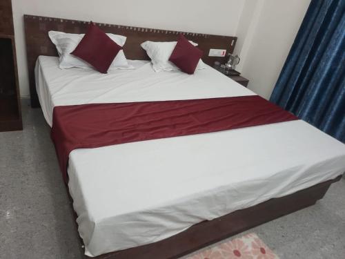 Hotel Kunj Palace in Siwan