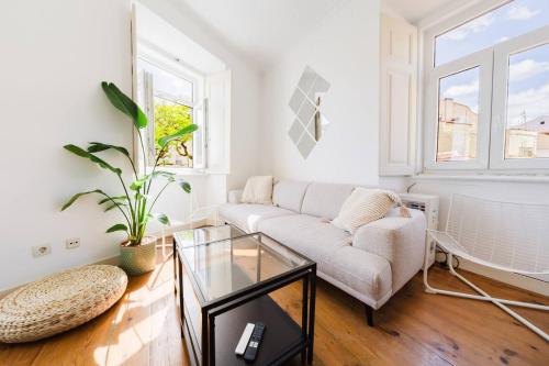 Alfama Retreat 4BR with Breathtaking River Views - image 14