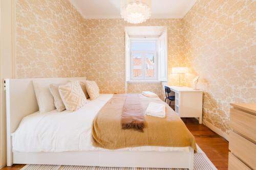 Alfama Retreat 4BR with Breathtaking River Views - image 9