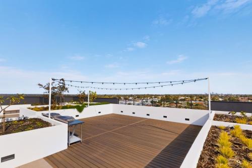 Newly Built 3 Bed Apartment with Onsite Parking - image 2