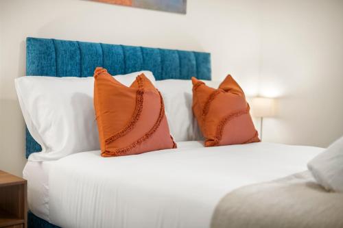 Stylish 3Bed, in Hemel Hempstead by ARP Homes, Free Parking, Perfect for Contractors