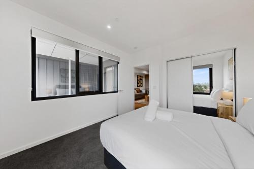 Stylish New Apartment with Modern Appliances - image 2