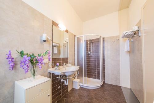 Renzo Hotel Room Type - Superior Double Room