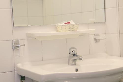 Renzo Hotel Room Type - Standard Double or Twin Room with Balcony
