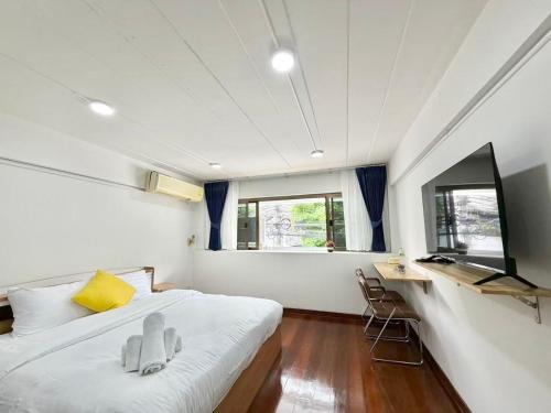 room detail thumbnail 0