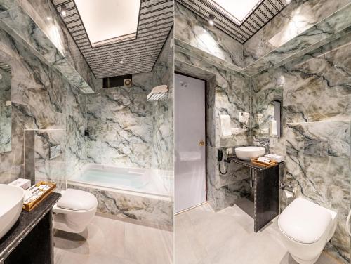 room detail thumbnail 2