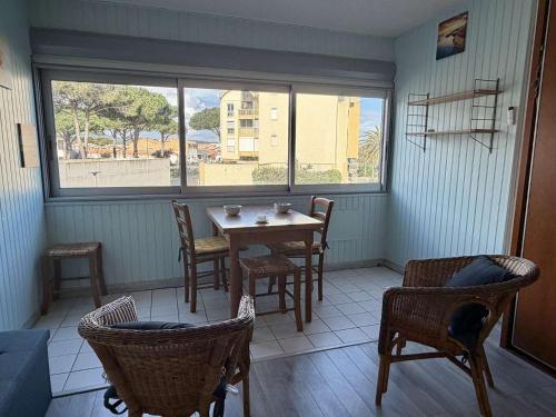 Studio avec parking privatif à deux pas de la plage du Grazel - GN590-009
