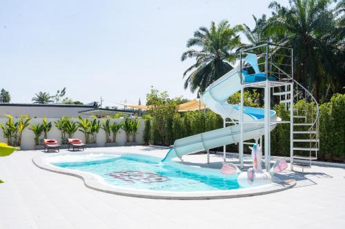 Dinnano in Huai Nam Khao