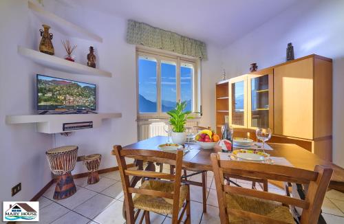 Mary house lake view in Varenna