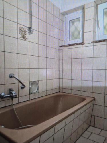 Bathroom, Monteurhaus Biedenkopf mit 4 Zimmern in Biedenkopf