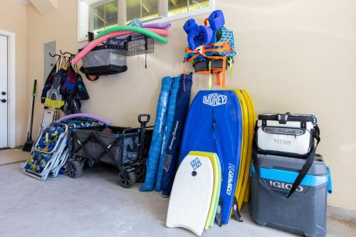 ❤PiH❤OCEAN WAVE Resort Pool Waterslide Passes Enjoy Bikes Near Pool - image 5