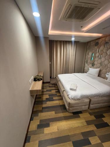 Heritage Royale Suites - Gold Crest Mall Defence DHA P4 LHR - image 2