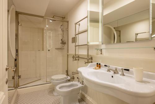 Acciaiuoli Luxury Suite by MMega - image 13