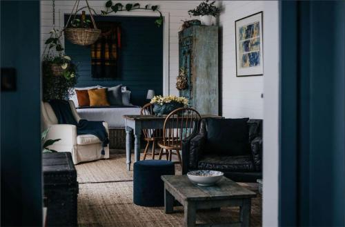 Mill House Studio - a romantic retreat in Lyonville