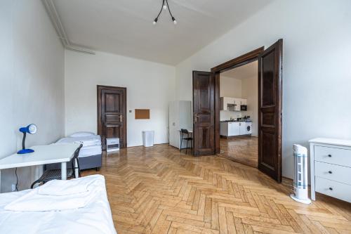 Legerova Apartments - image 12